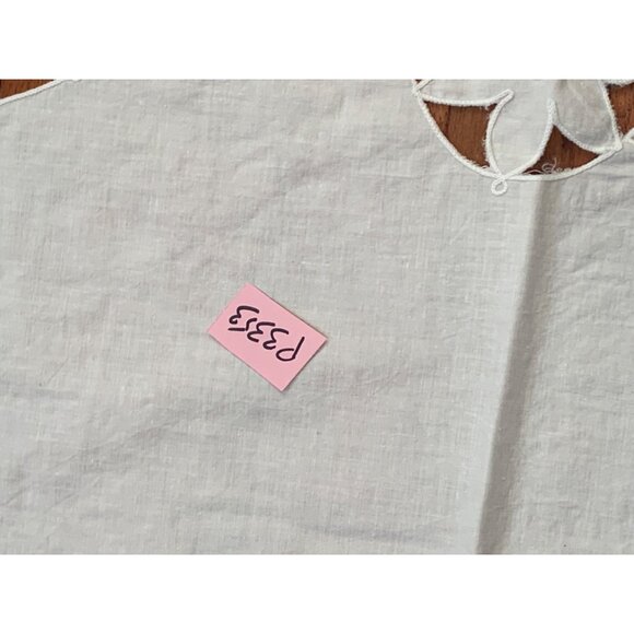 Handcrafted White Lace Table Runner Floral Cutout Pattern Home Decor 38x14 - Picture 10 of 10